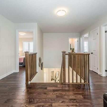 Comfortable Modern Room Near Ykf Airport III Kitchener Extérieur photo
